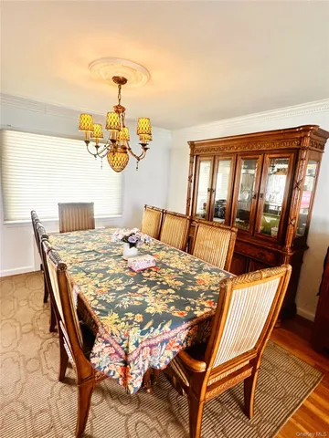 $7,000 | 310 Southwood Circle, Syosset, NY 11791