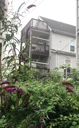 $2,300 | 3 Guernsey Street, Unit 3, Boston, MA 02131