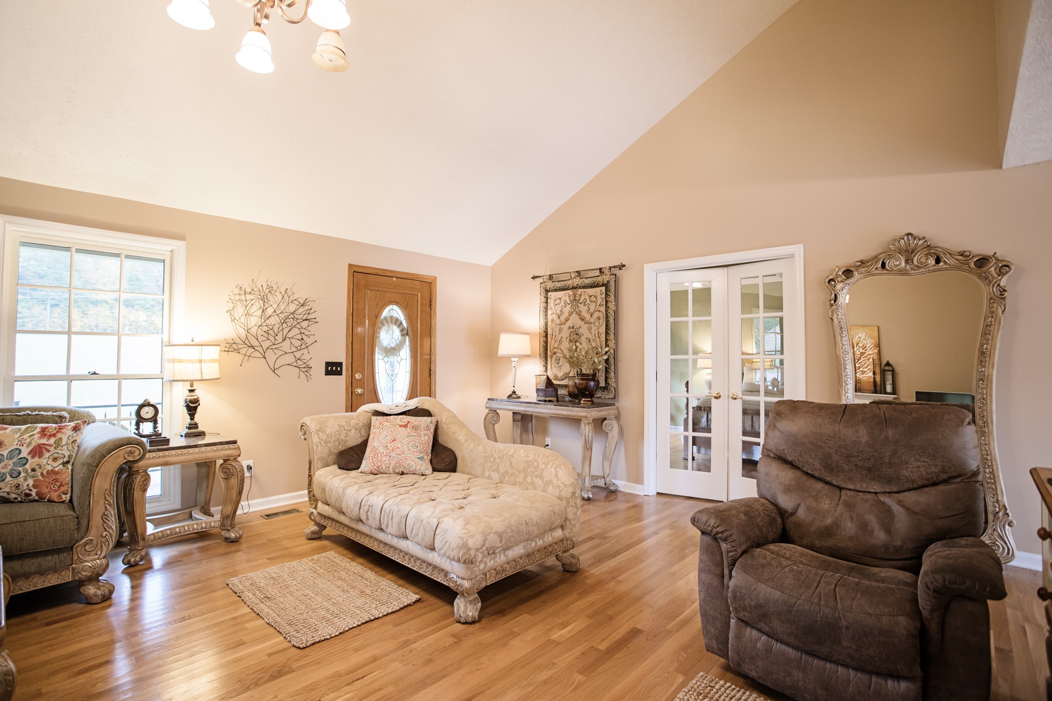 2682 Woods Road Springfield, TN 37172 - Photo 6 of 29 a living room with furniture and a large window