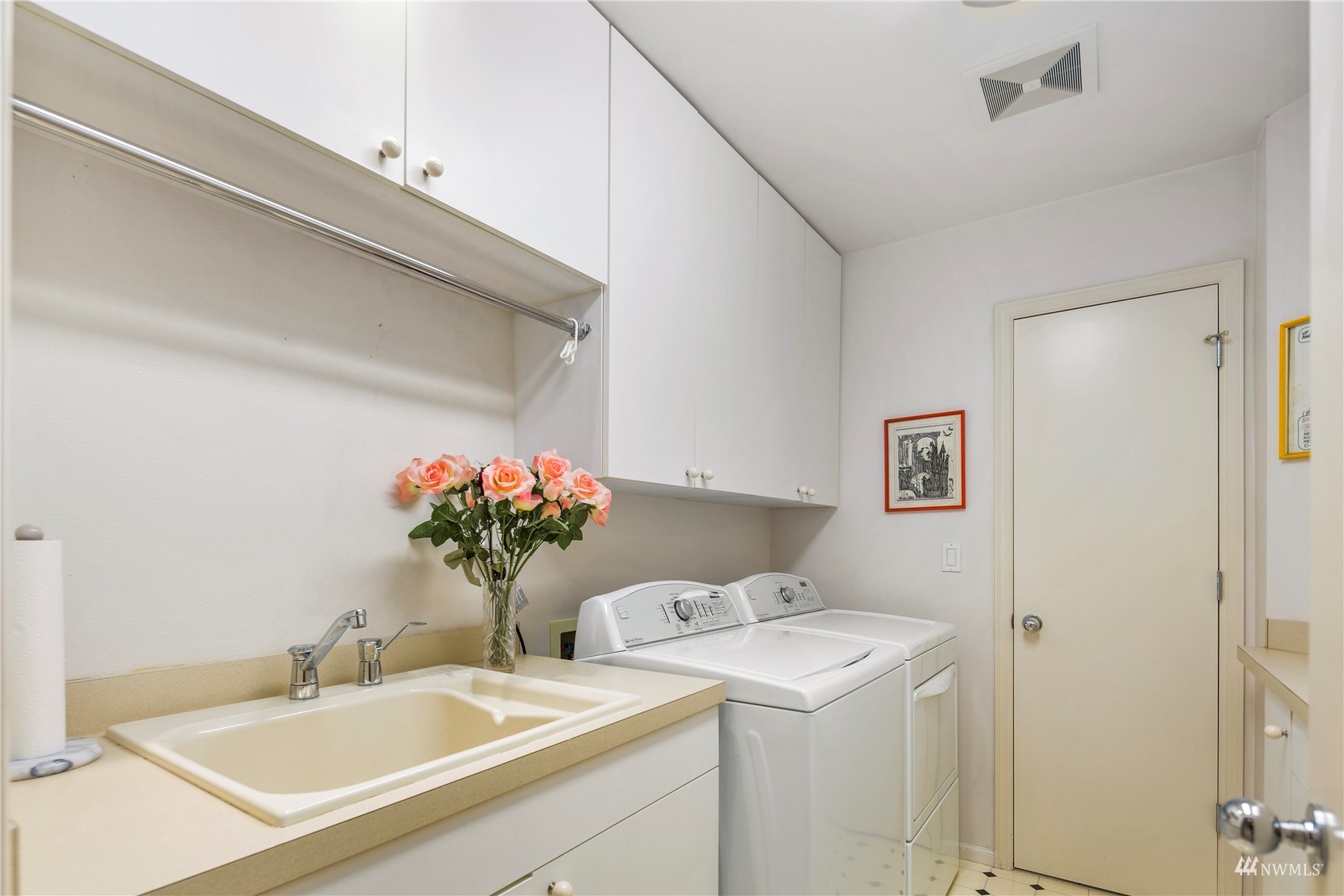 9109 196th Street Southwest Edmonds, WA 98026 - Photo 27 of 40 Gallery Image 27