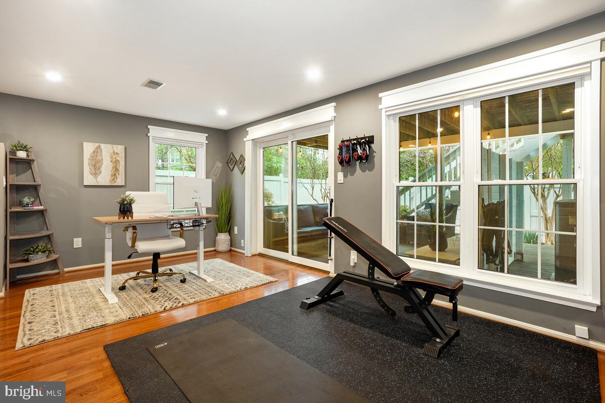 12010 Edgemere Circle Reston, VA 20190 - Photo 22 of 33 LRG lower level