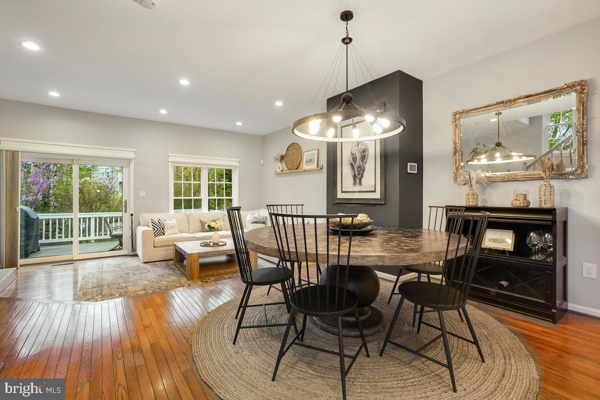 12010 Edgemere Circle Reston, VA 20190 - Photo 8 of 33 LAG Dinning room