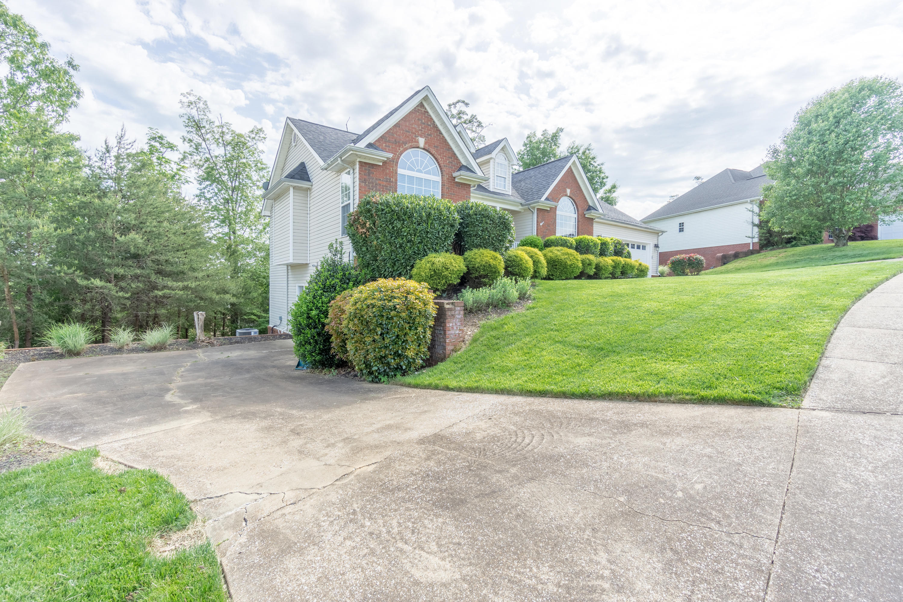 8421 Flower Branch-1