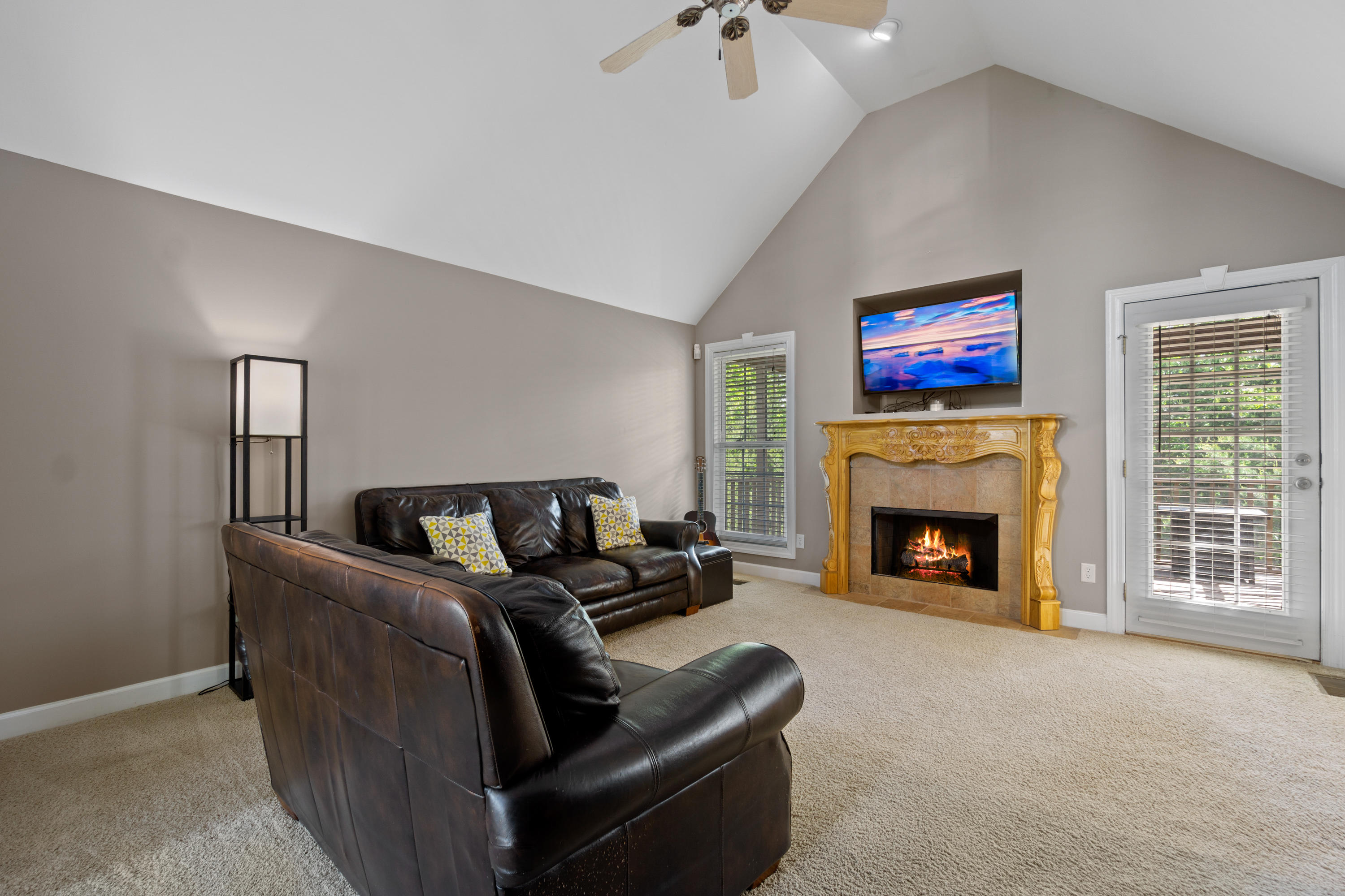 8421 Flower Branch-21