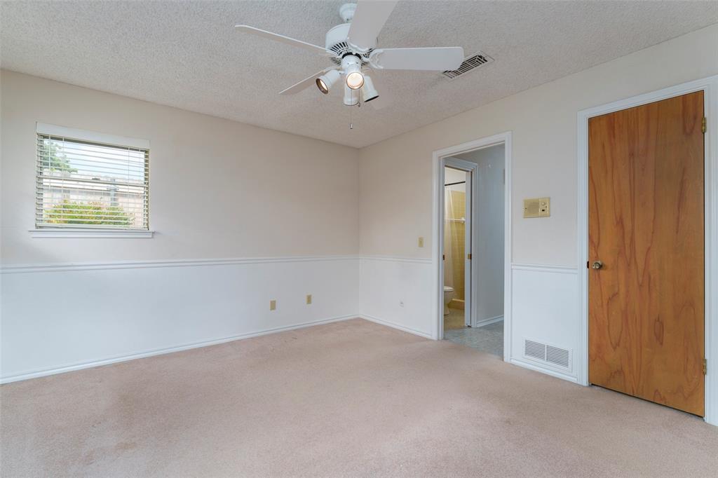 1008 Rocky Canyon Road Arlington, TX 76012 - Photo 22 of 37
