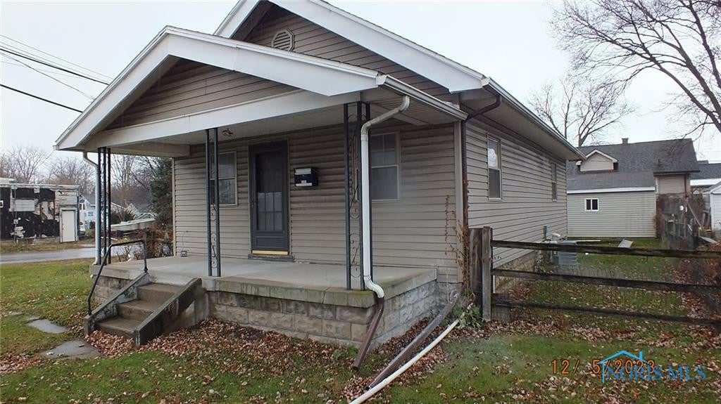 2301 Pickle Road Oregon, OH 43616 - Photo 1 of 17 Gallery Image 1