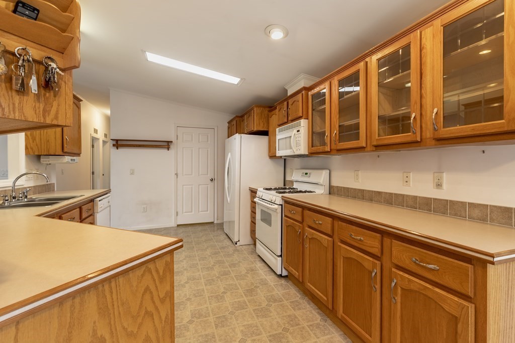 39 George's Loop Raynham, MA 02767 - Photo 21 of 41 Gallery Image 21