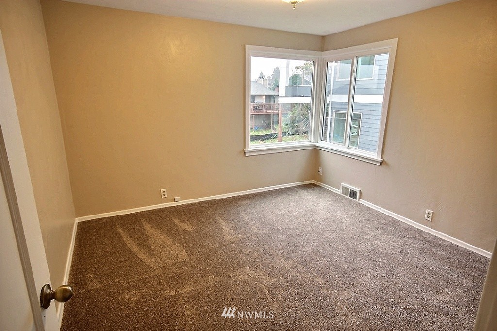 1006 North 30th Street Renton, WA 98056 - Photo 8 of 17