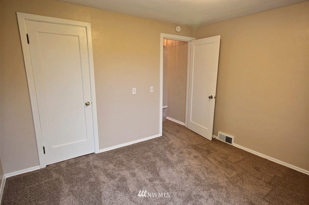 1006 North 30th Street Renton, WA 98056 - Photo 9 of 17