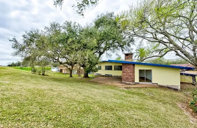 $4,200 | 4600 Lakeshore Drive, Port Arthur, TX 77642