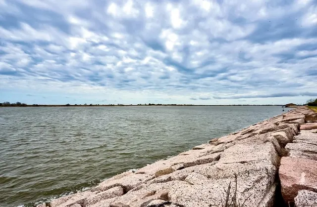 $4,200 | 4600 Lakeshore Drive, Port Arthur, TX 77642