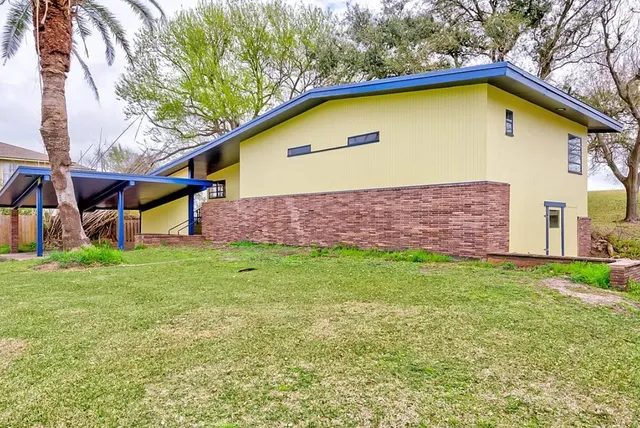 $4,200 | 4600 Lakeshore Drive, Port Arthur, TX 77642