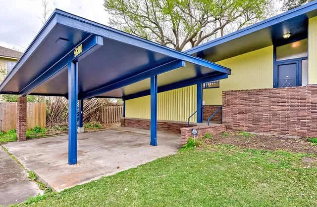 $4,200 | 4600 Lakeshore Drive, Port Arthur, TX 77642