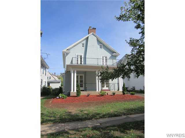 69 Larchmont Road Buffalo, NY 14214 - Photo 1 of 1 Exterior Front