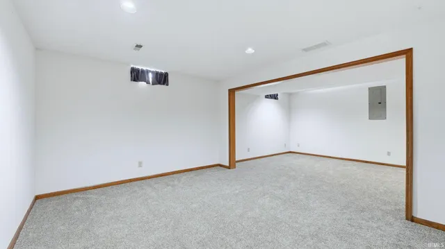 $369,000 | 2101 White Plains Court, Fort Wayne, IN 46815