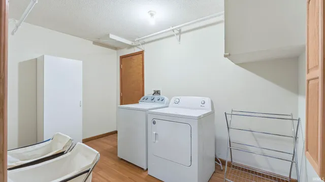 $369,000 | 2101 White Plains Court, Fort Wayne, IN 46815