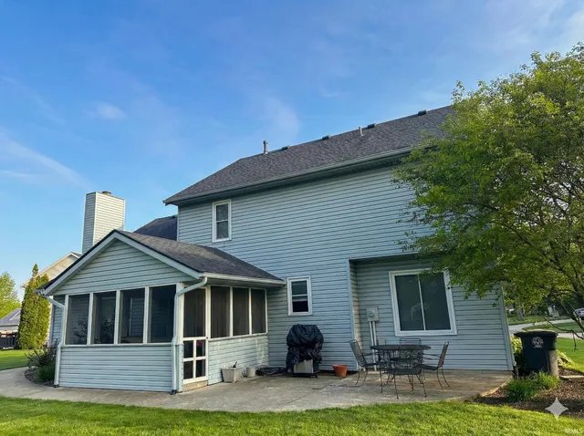 $369,000 | 2101 White Plains Court, Fort Wayne, IN 46815