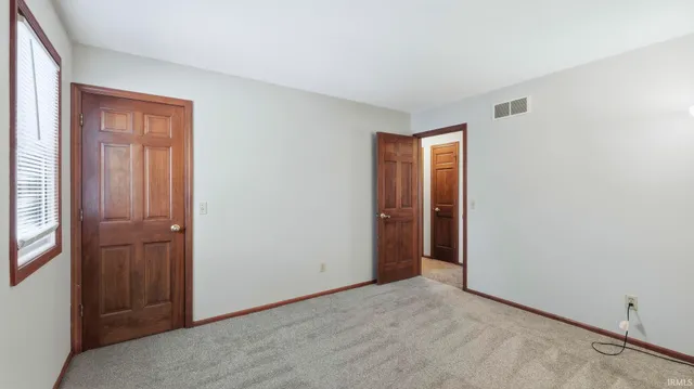 $369,000 | 2101 White Plains Court, Fort Wayne, IN 46815