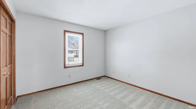 $369,000 | 2101 White Plains Court, Fort Wayne, IN 46815