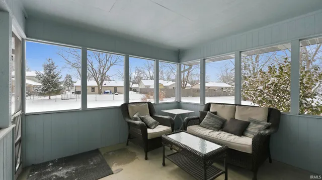 $369,000 | 2101 White Plains Court, Fort Wayne, IN 46815