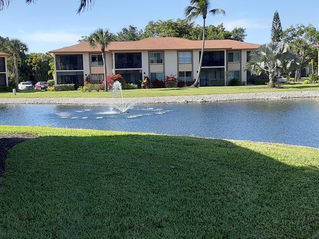 16881 Davis Road, Unit 811 Fort Myers, FL 33908 - Photo 4 of 9 Gallery Image 4