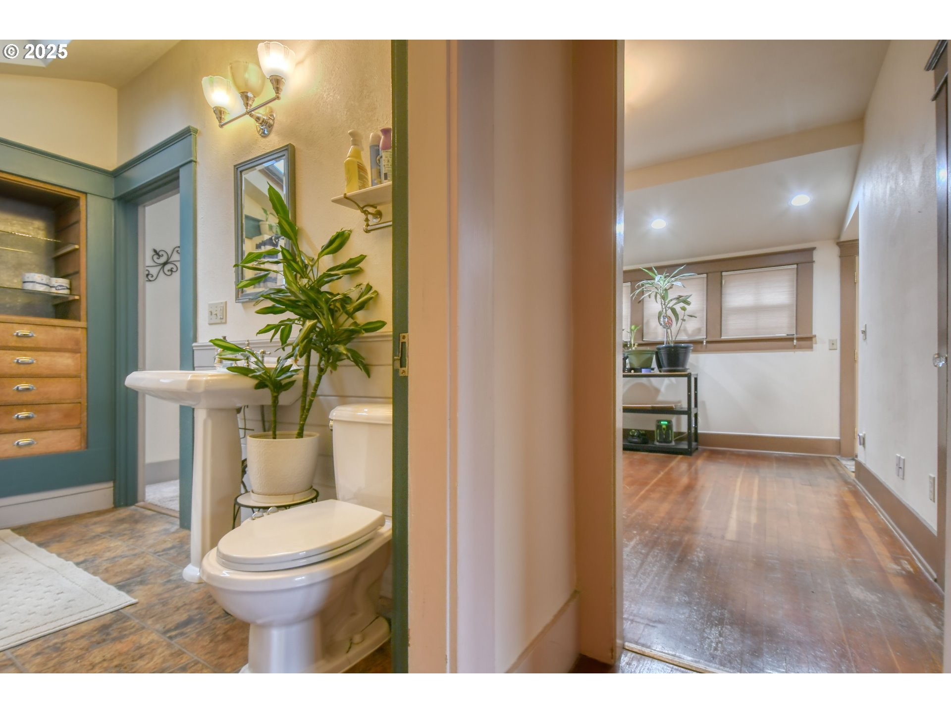 1003 Northwest Carden Avenue Pendleton, OR 97801 - Photo 29 of 48 a bathroom with a toilet and shower