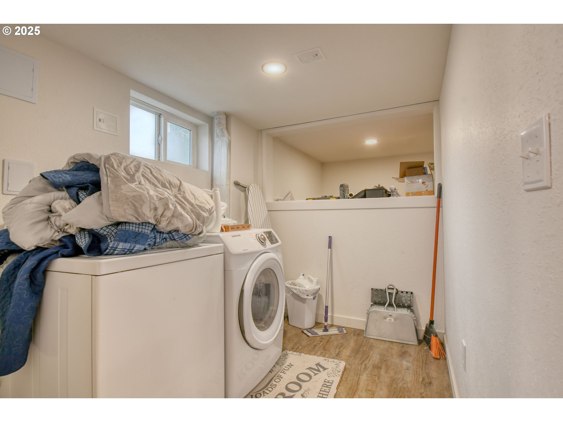 1003 Northwest Carden Avenue Pendleton, OR 97801 - Photo 41 of 48 a utility room with dryer and washer