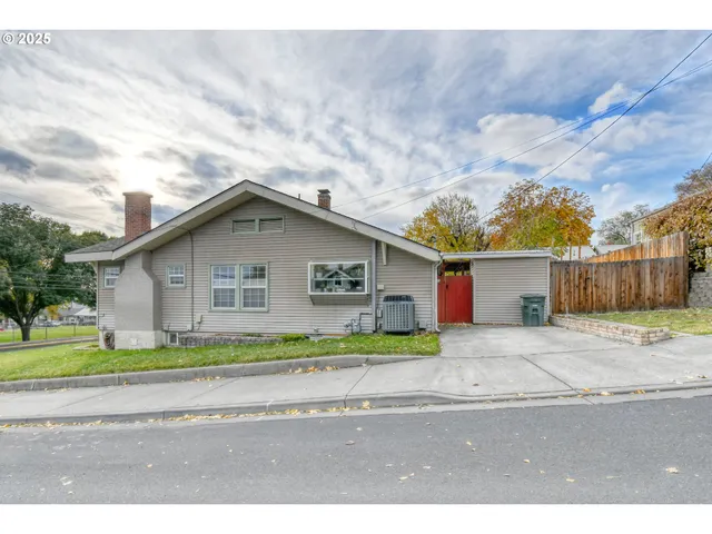$380,000 | 1003 Northwest Carden Avenue, Pendleton, OR 97801