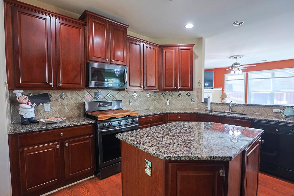 300 Hampton Place Canton, GA 30115 - Photo 16 of 82