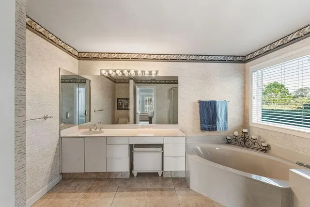 $850,000 | 24 Bay Pointe Drive, Ormond Beach, FL 32174