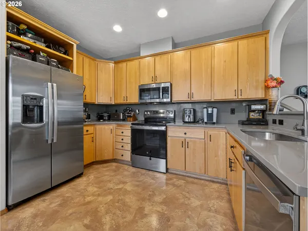 $495,000 | 14375 Southeast Oregon Trail Drive, Clackamas, OR 97015