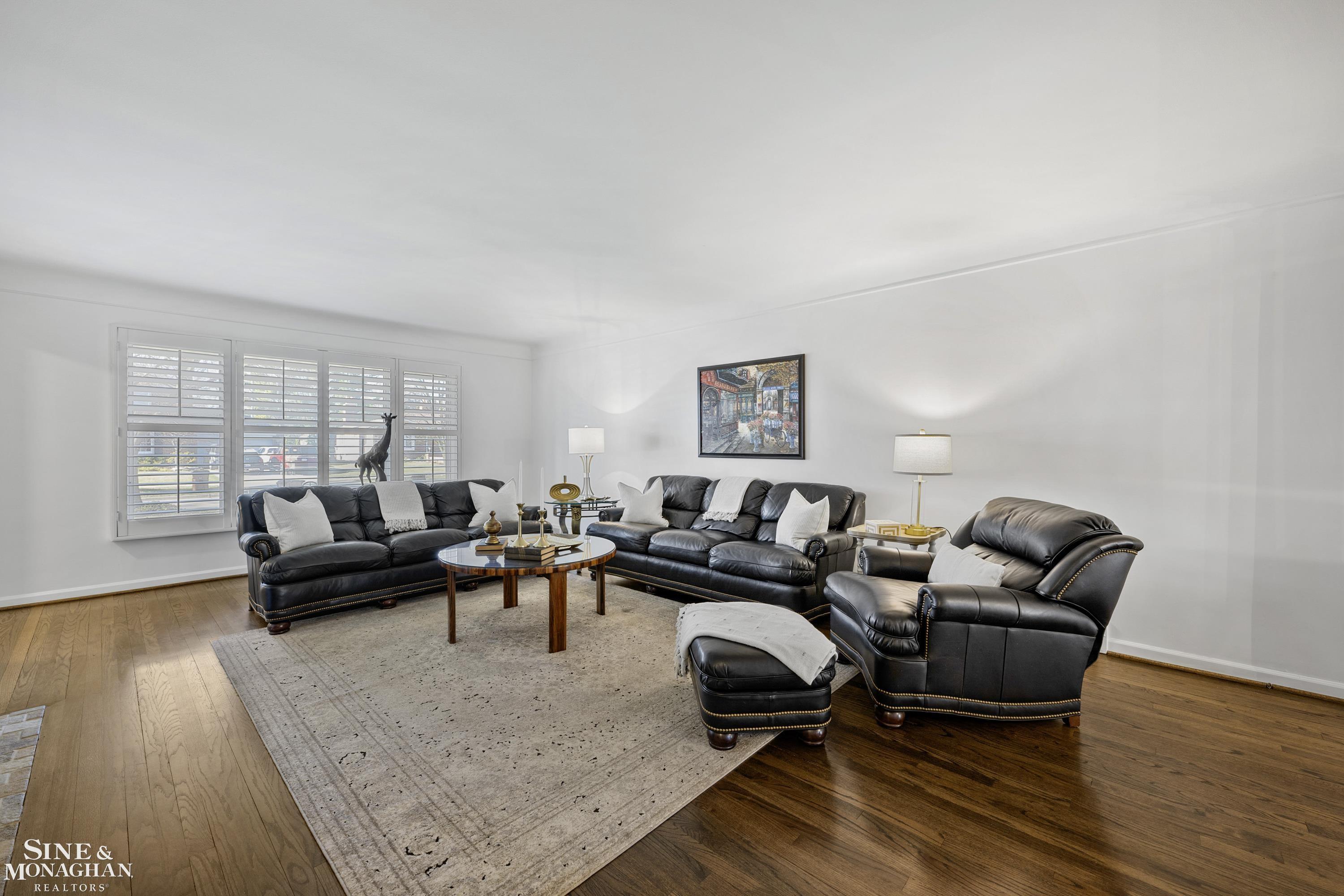 520 Roslyn Road Grosse Pointe Woods, MI 48236 - Photo 7 of 55