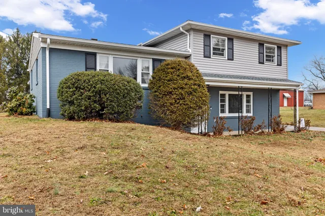 $279,900 | 7040 Terrann Drive, Harrisburg, PA 17112