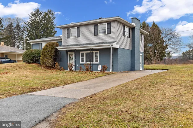 $279,900 | 7040 Terrann Drive, Harrisburg, PA 17112