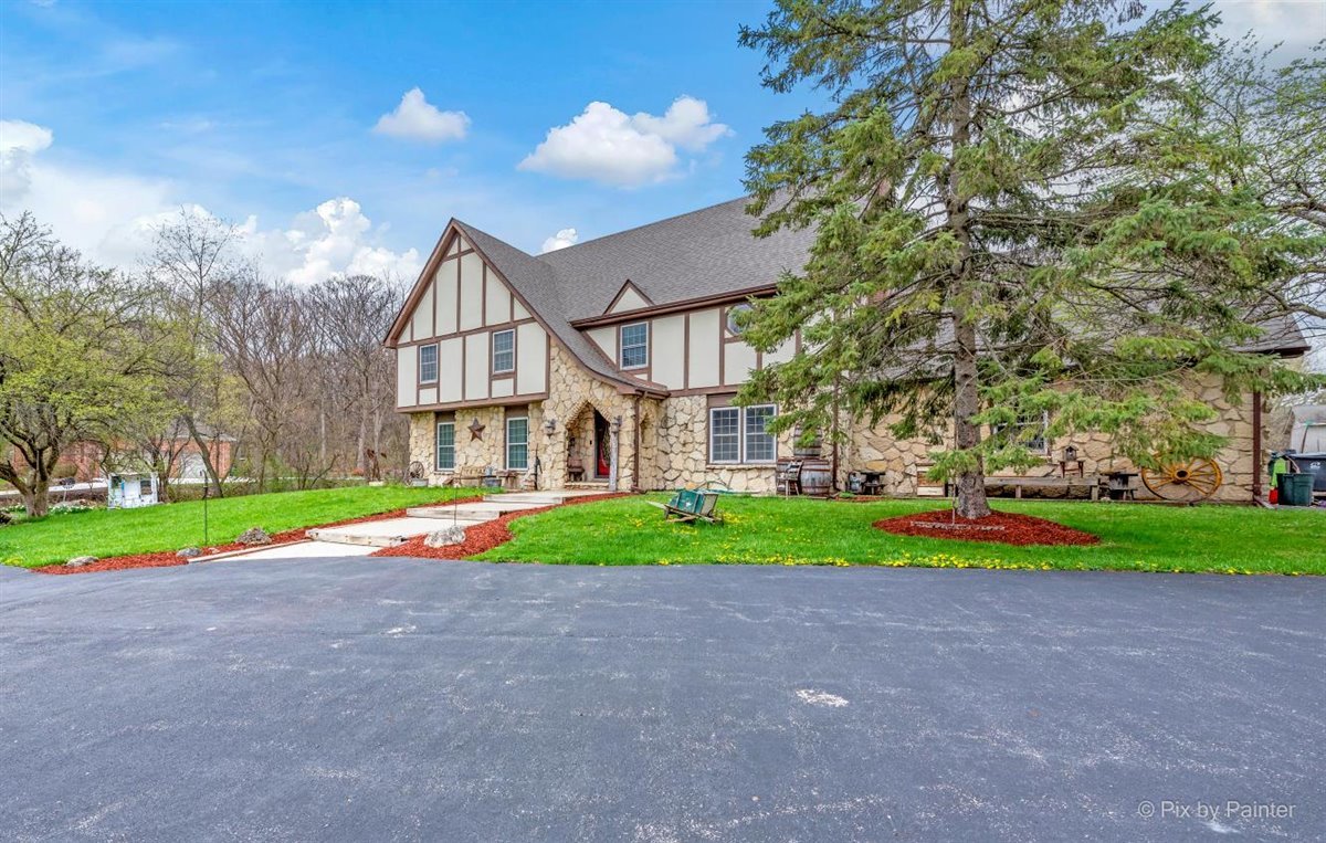 37W270 Crane Road St. Charles, IL 60175 - Photo 10 of 64