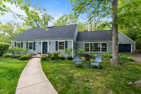 $995,000 | 710 Longwood Drive, Lake Forest, IL 60045