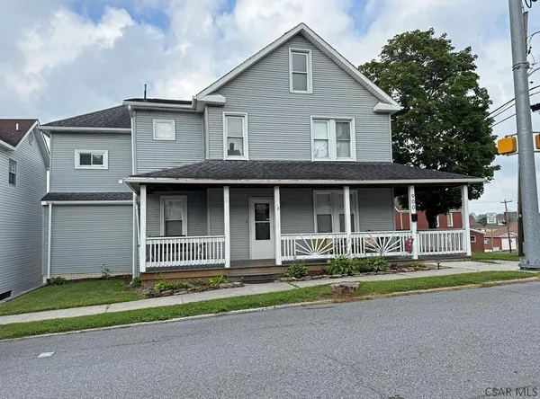 $850 | 900 Somerset Avenue, Windber, PA 15963