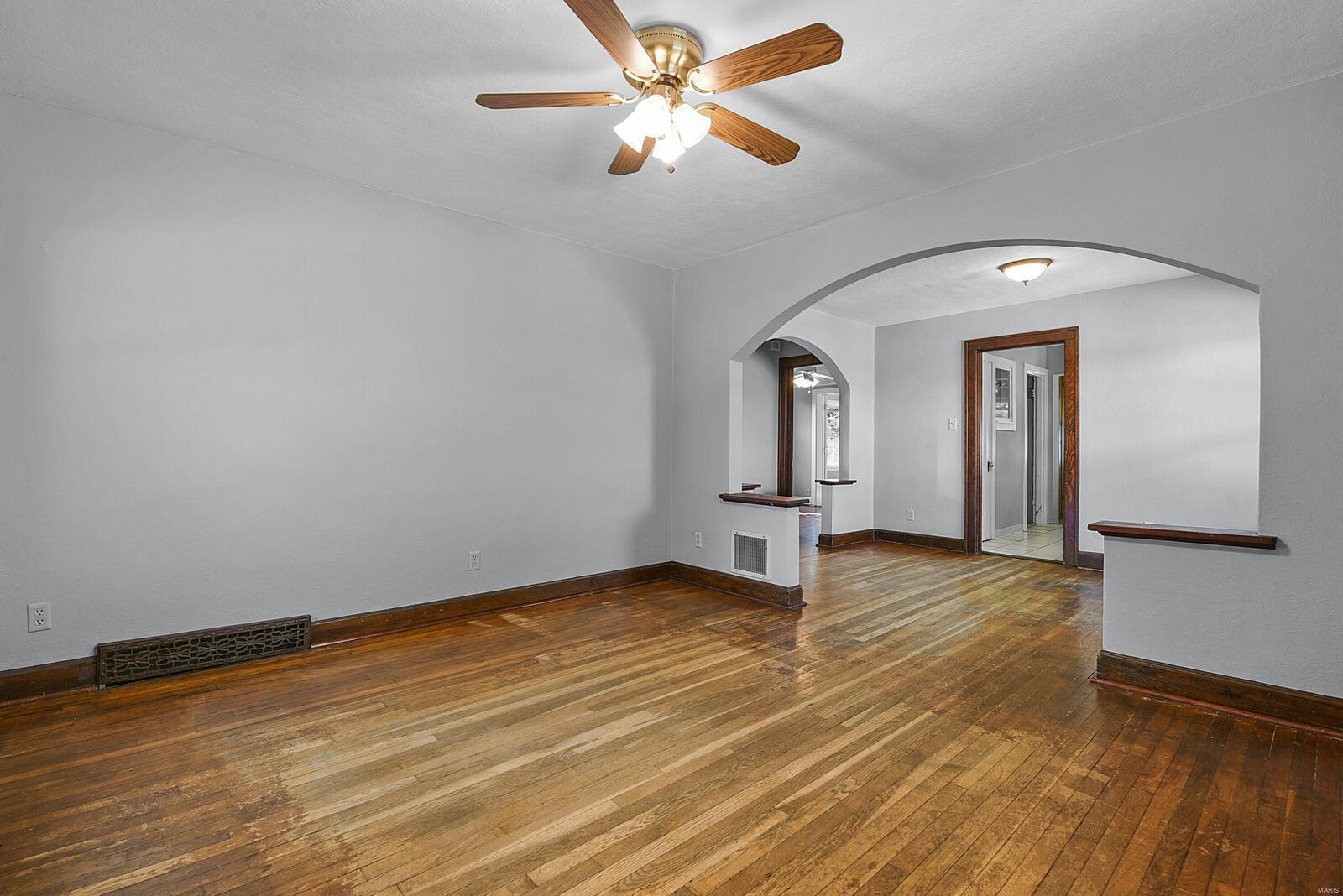 5908 Heege Road St. Louis, MO 63123 - Photo 3 of 25 Gallery Image 3