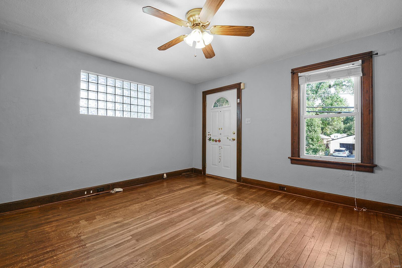 5908 Heege Road St. Louis, MO 63123 - Photo 4 of 25 Gallery Image 4