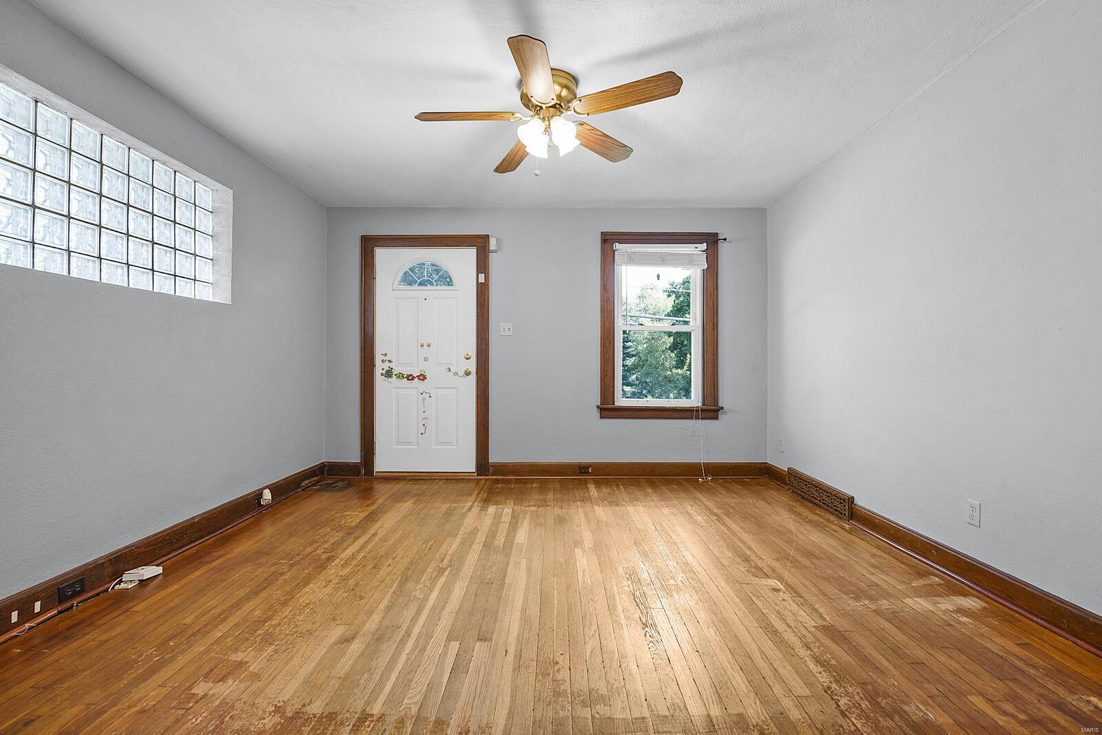 5908 Heege Road St. Louis, MO 63123 - Photo 5 of 25 Gallery Image 5