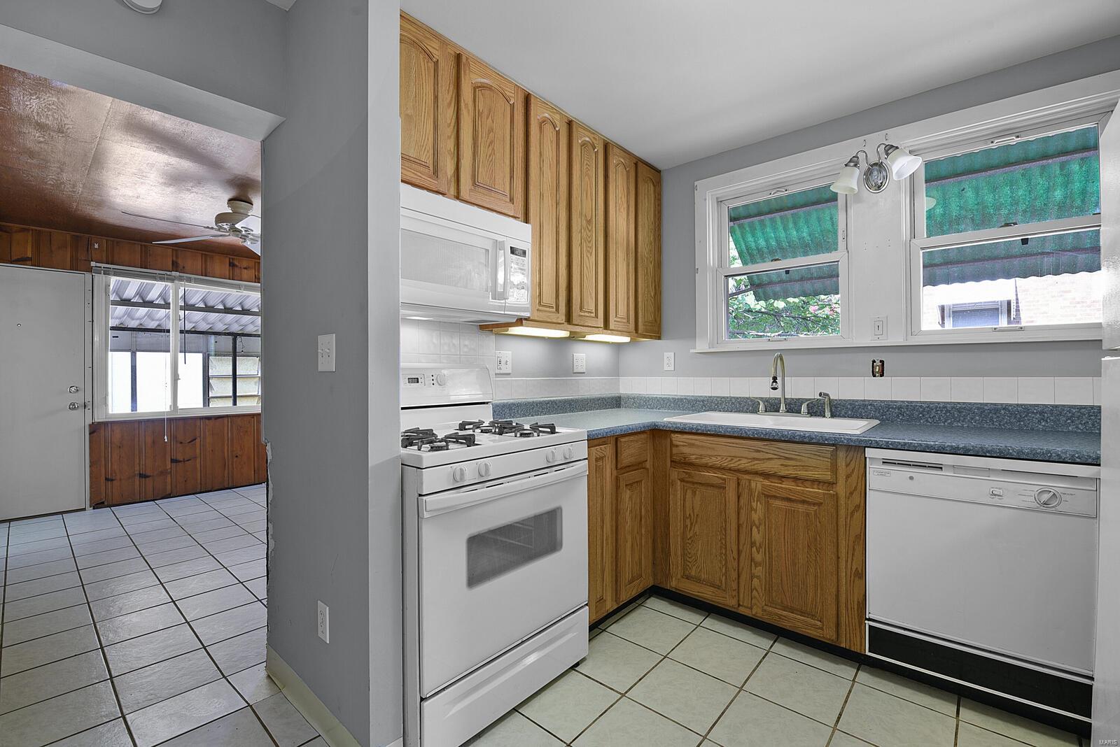 5908 Heege Road St. Louis, MO 63123 - Photo 8 of 25 Gallery Image 8