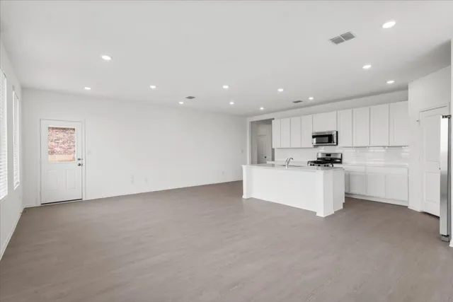 a view of a tennis court