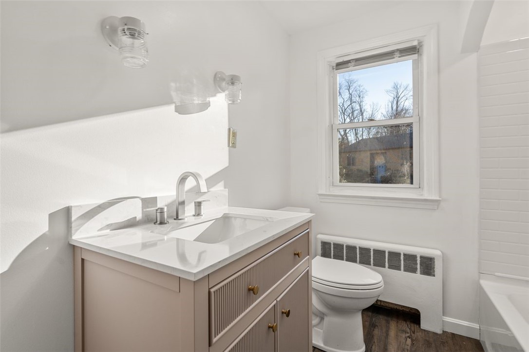 84 Intervale Road Cranston, RI 02910 - Photo 12 of 37 Main level full-bathroom