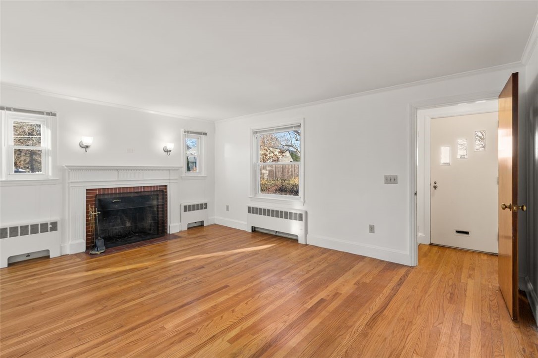 84 Intervale Road Cranston, RI 02910 - Photo 6 of 37