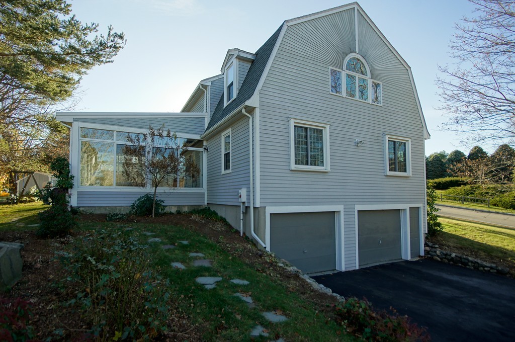 2 Pitcairn Place Lexington, MA 02421 - Photo 2 of 30 Gallery Image 2