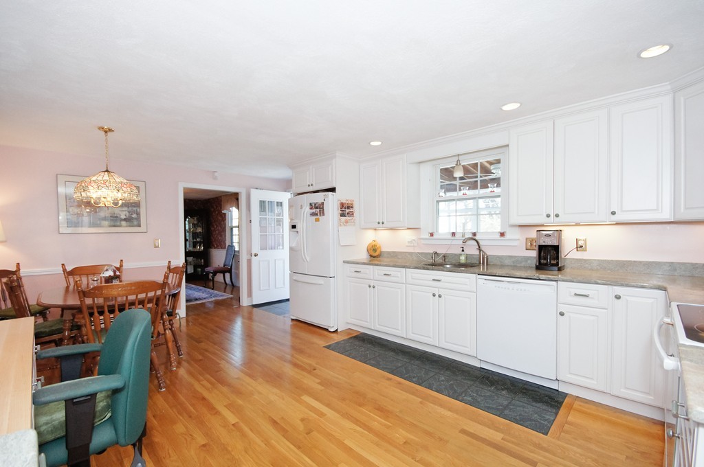 2 Pitcairn Place Lexington, MA 02421 - Photo 8 of 30 Gallery Image 8