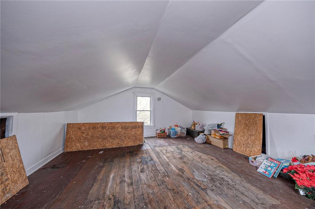 450 Natchez Street Pittsburgh, PA 15211 - Photo 14 of 31 Captive Bonus Room (3rd Flr)