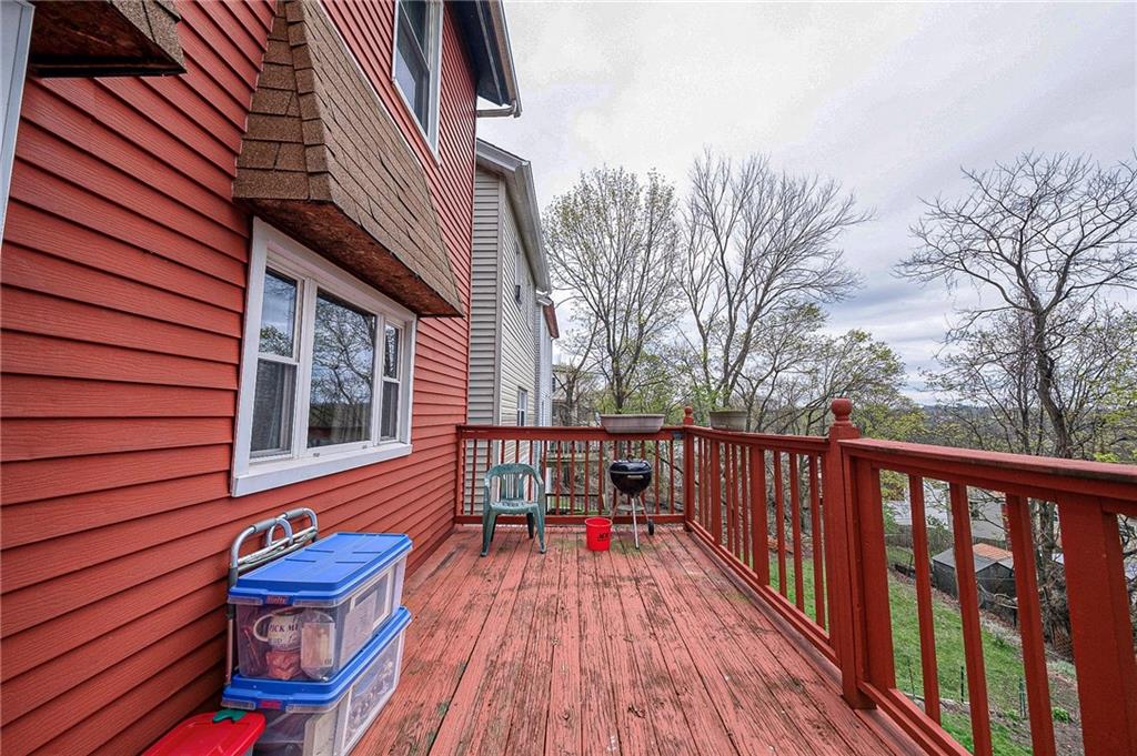 450 Natchez Street Pittsburgh, PA 15211 - Photo 26 of 31 Back Deck
