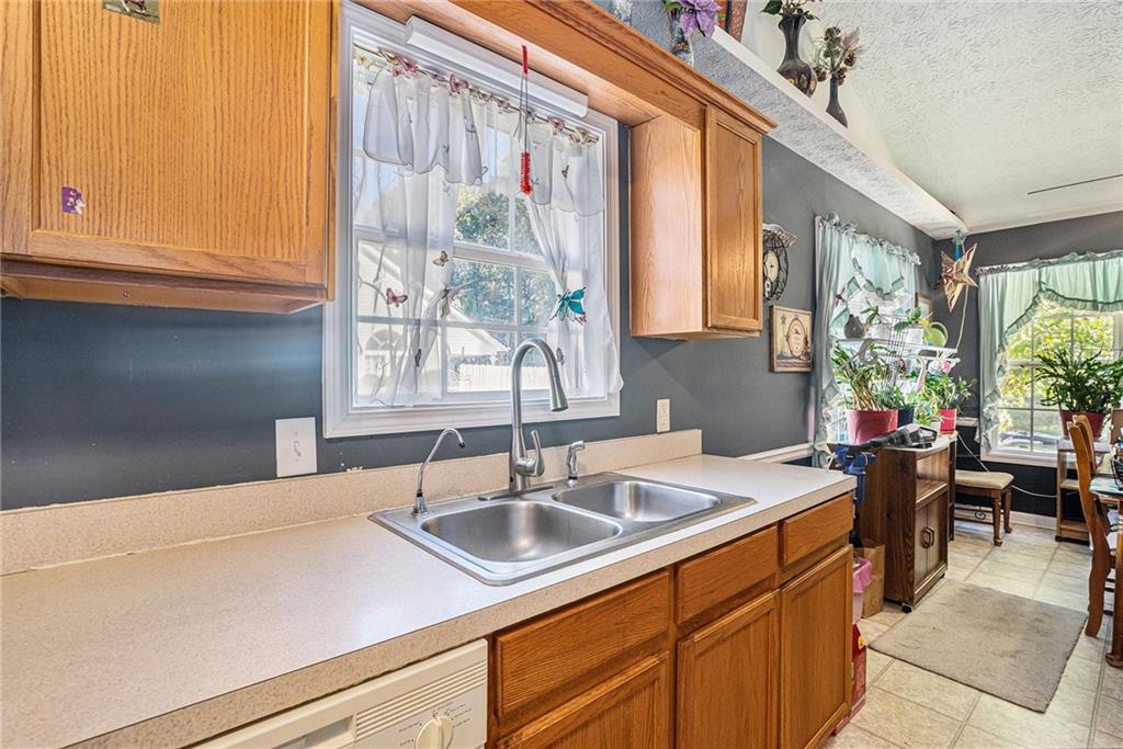 421 Arrowhatchee Drive Winder, GA 30680 - Photo 3 of 11