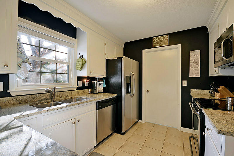 2433 Bengal Road North Charleston, SC 29406 - Photo 13 of 19 2433 Bengal Kitchen 1